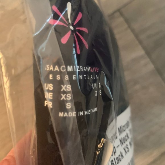 NWT ISAAC MIZRAHI ESSENTIALS SCOOP-NECK TOP WITH SIDE INSETS BLACK XS - Picture 8 of 9